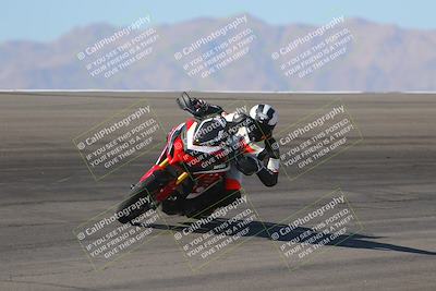 media/Nov-06-2023-Moto Forza (Mon) [[ce023d0744]]/3-Intermediate Group/Session 2 (Bowl)/